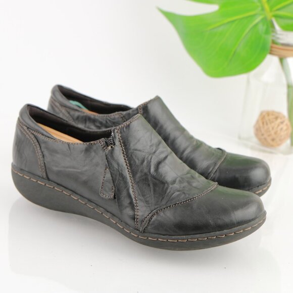 Clarks Womens Un Loop Loafer Shoe Size 9 Black Leather Flat Zip Climate Cooled - Picture 10 of 11